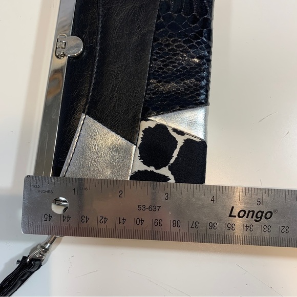 La Express Animal Print B&W Wallet Wristlet - Picture 7 of 7